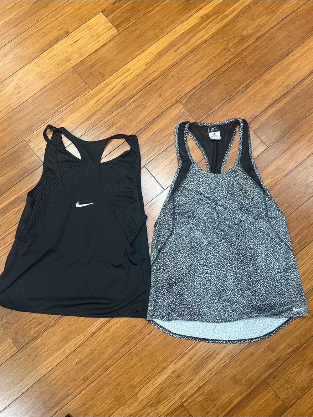 Nike Women’s Black & Heathered Gray Racerback Tank Tops (2-Pack) Small